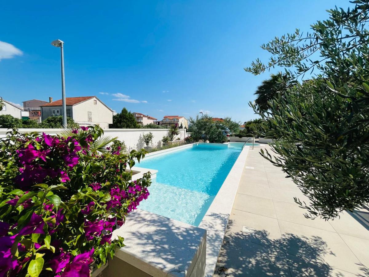 Apartments And Rooms Matesa Vodice Exteriör bild