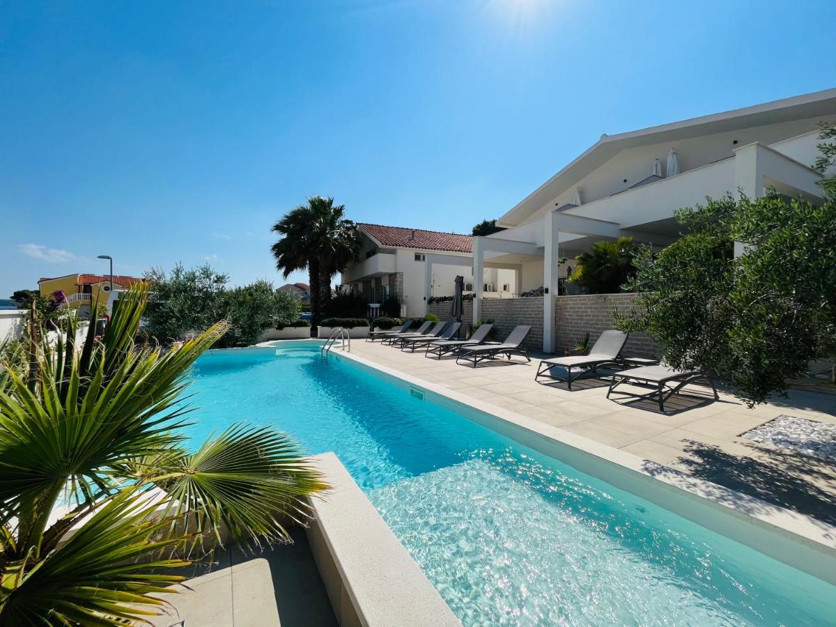 Apartments And Rooms Matesa Vodice Exteriör bild