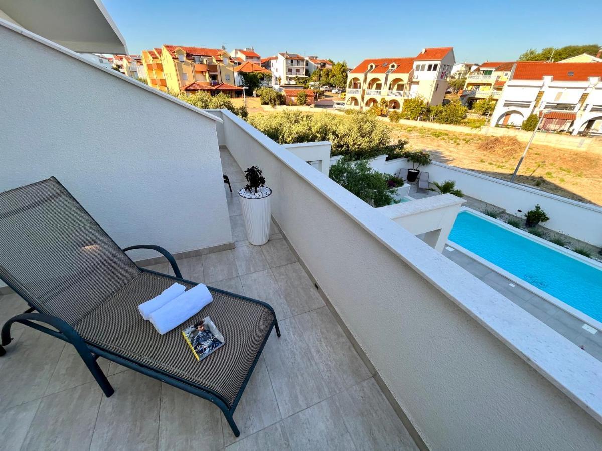 Apartments And Rooms Matesa Vodice Exteriör bild