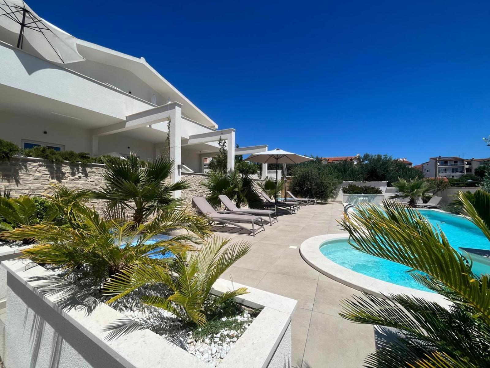 Apartments And Rooms Matesa Vodice Exteriör bild