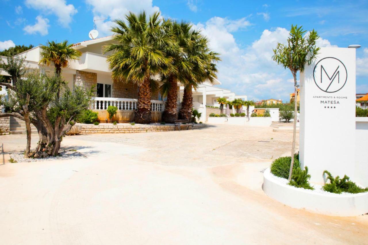 Apartments And Rooms Matesa Vodice Exteriör bild